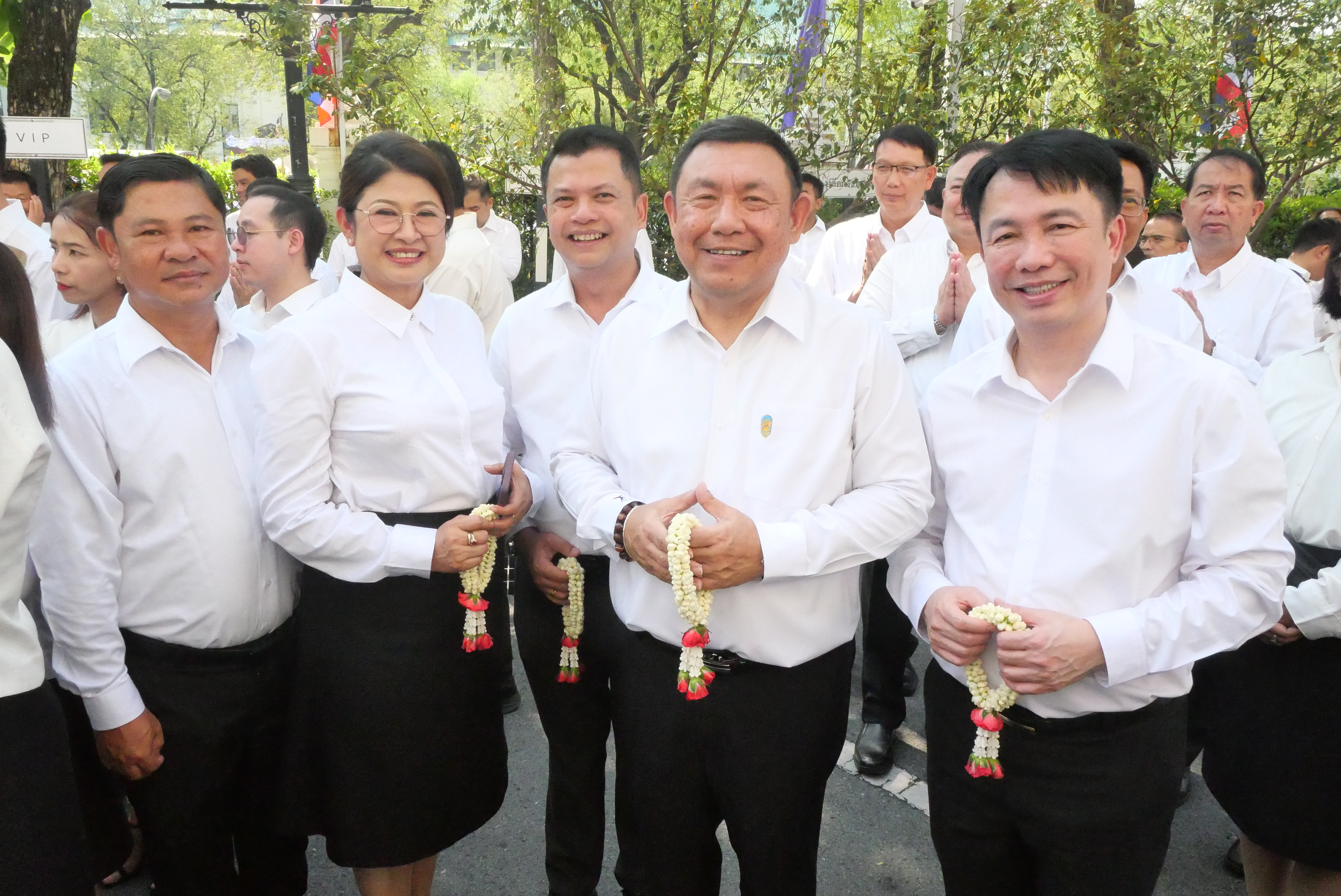 title - คณะผู้บริหาร ส.ป.ก. ร่วมพิธีสักการะสิ่งศักดิ์สิทธิ์ประจำกระทรวงเกษตรและสหกรณ์ ในโอกาสเข้ารับตำแหน่งของรัฐมนตรีว่าการกระทรวงเกษตรและสหกรณ์ และรัฐมนตรีช่วยว่าการกระทรวงเกษตรและสหกรณ์ 